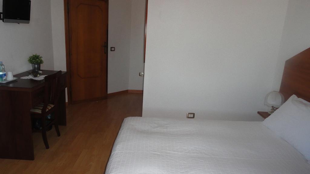 Bed&Breakfast La Corte degli Ulivi Civitavecchia Camera foto