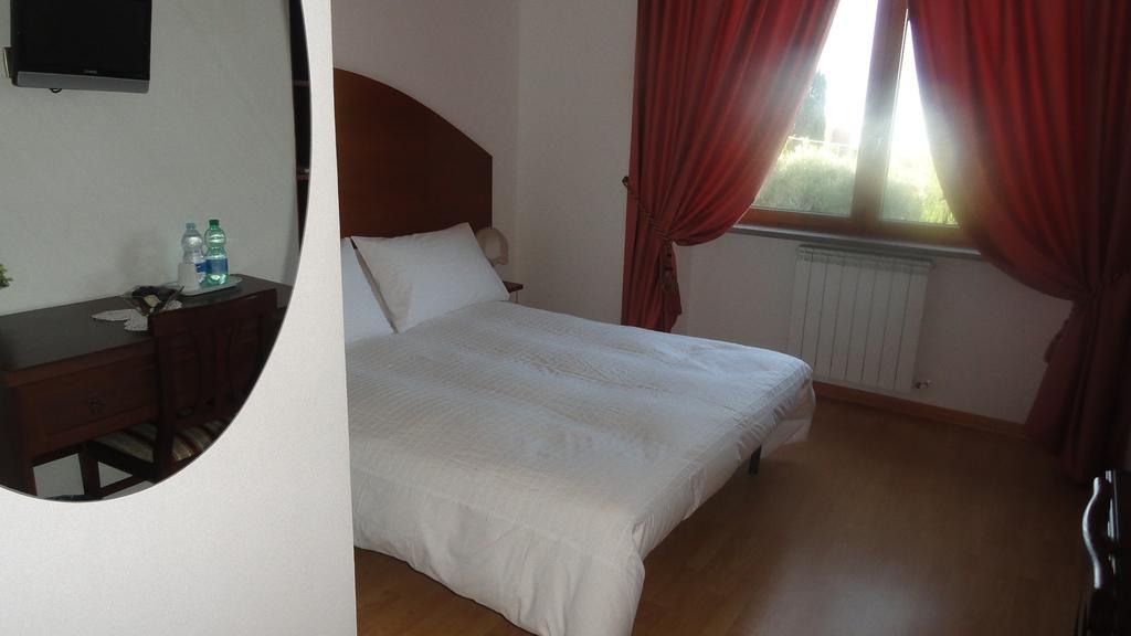 Bed&Breakfast La Corte degli Ulivi Civitavecchia Camera foto